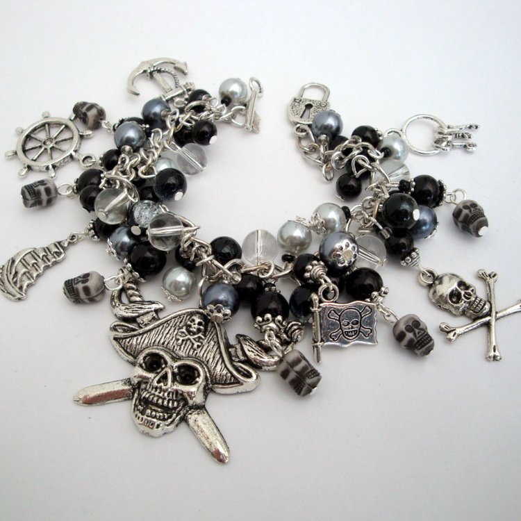 Pirate charm bracelet in black & silver PCB106