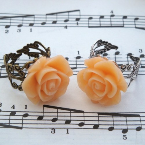 Vintage inspired rose ring on filigree base - peach