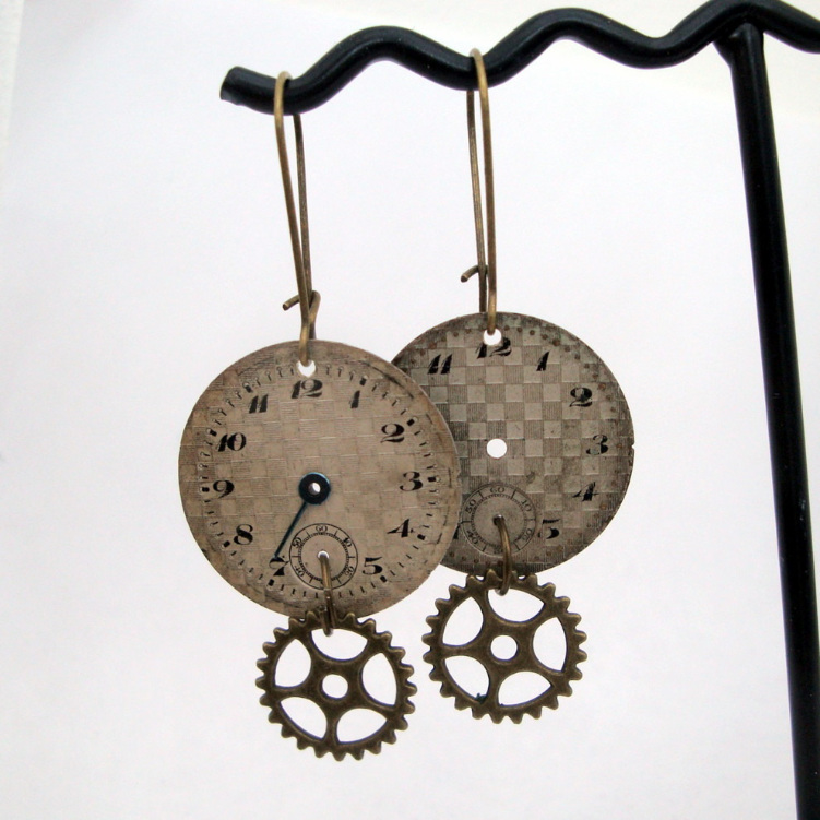 Steampunk earrings - watch face and cogs SE038