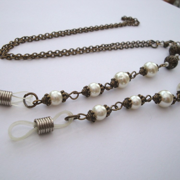 Beaded glasses chain in bronze & ivory pearl vintage style GC001