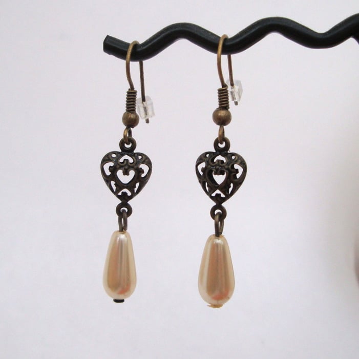 VE005 Antique bronze heart & pearl drop vintage style earrings