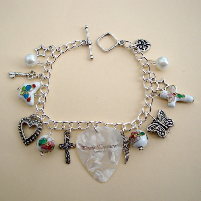 White plectrum and beads charm bracelet CCB031