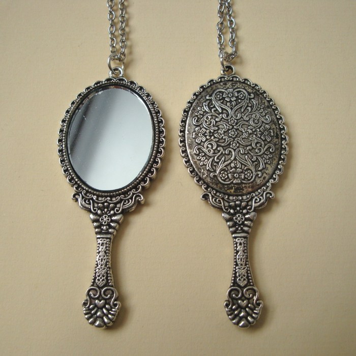 Vintage inspired silver hand mirror pendant necklace VN090