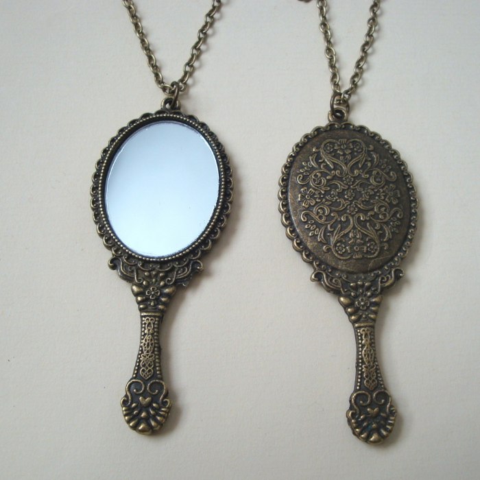 Vintage inspired bronze hand mirror pendant necklace VN091