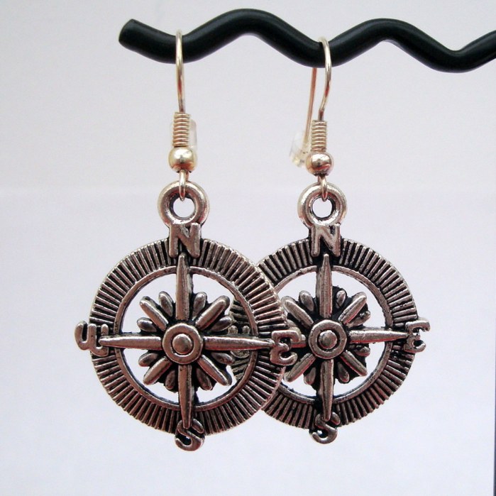 Pirate silver compass charm earrings PE045