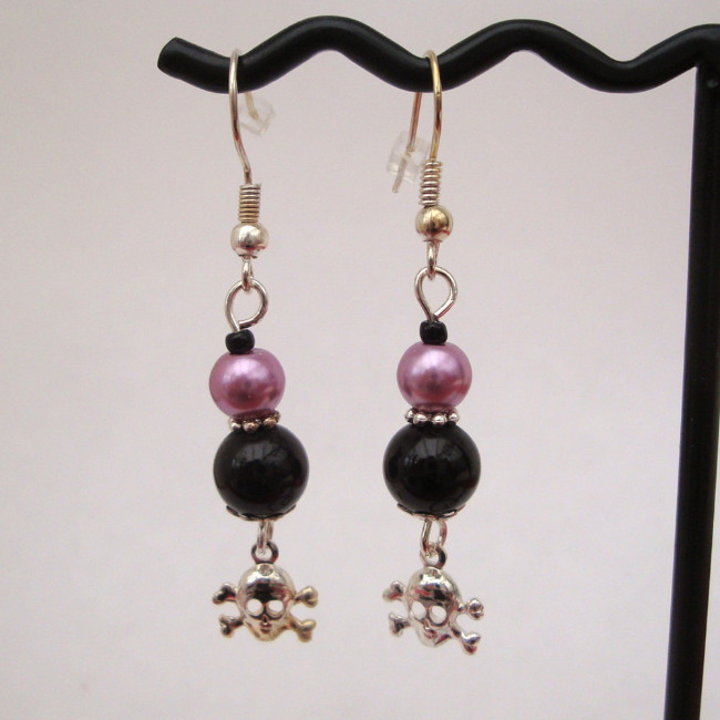 PE028 Black & lilac pearl pirate earrings