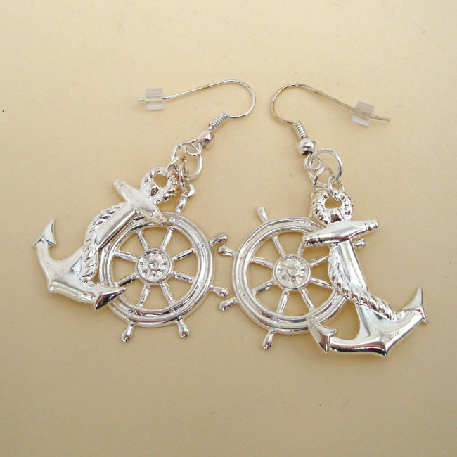Silver anchor & wheel pirate earrings PE008