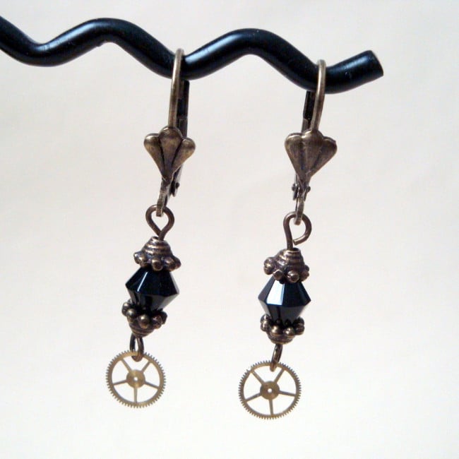 Steampunk cog and black beads earrings SE025