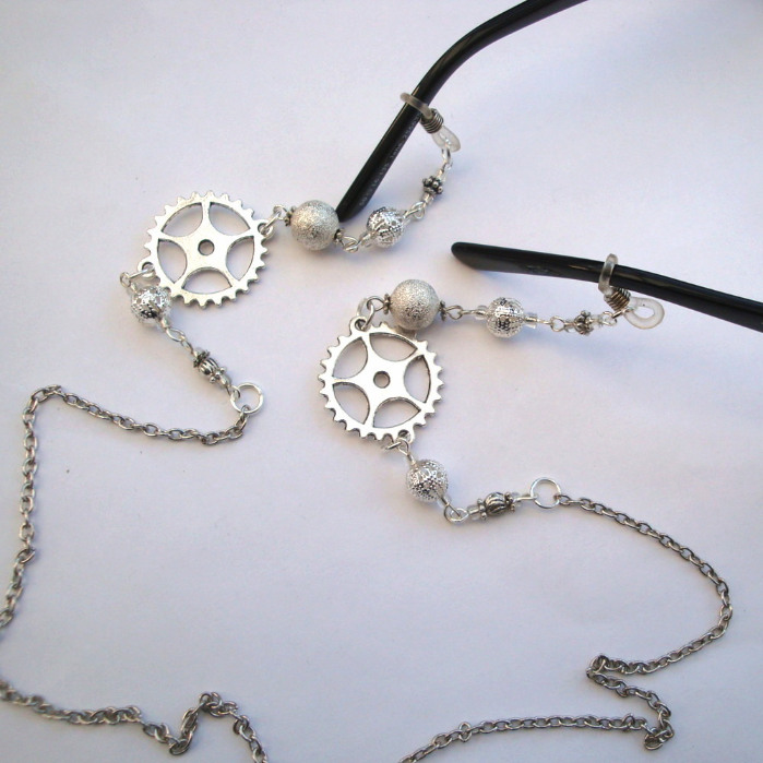  Beaded Steampunk glasses chain in silver GC007