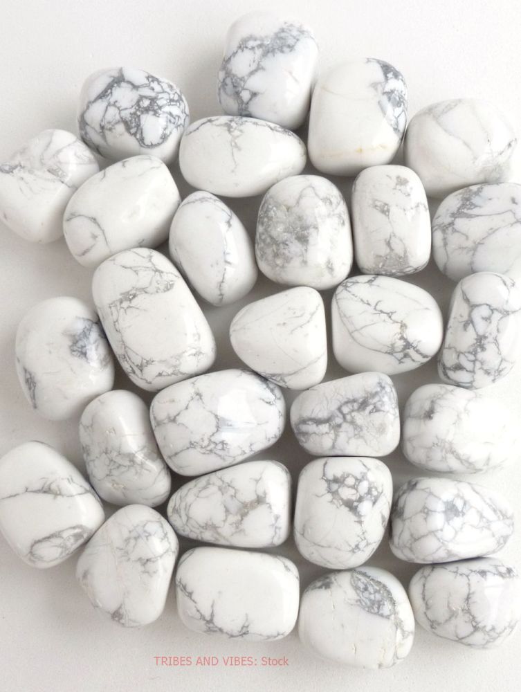 White Howlite Crystal Tumbled Stones 20mm-25mm (stock)