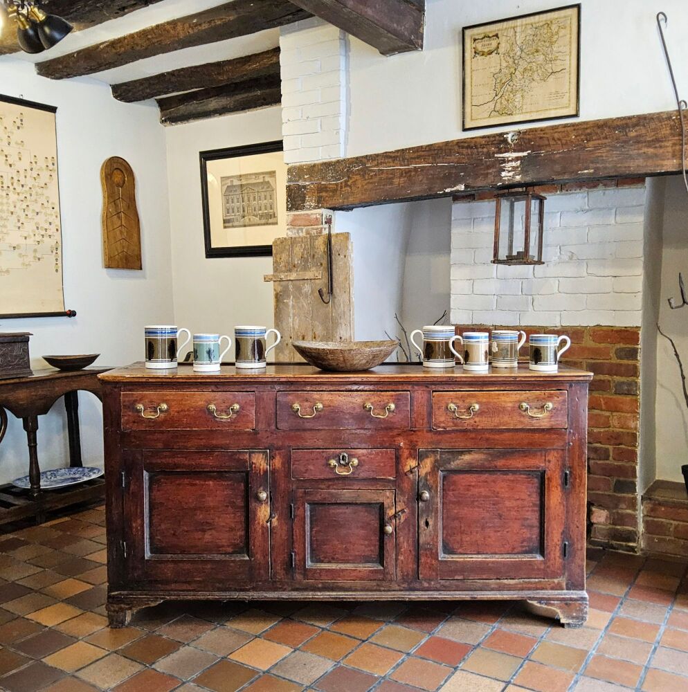 Country pine dresser