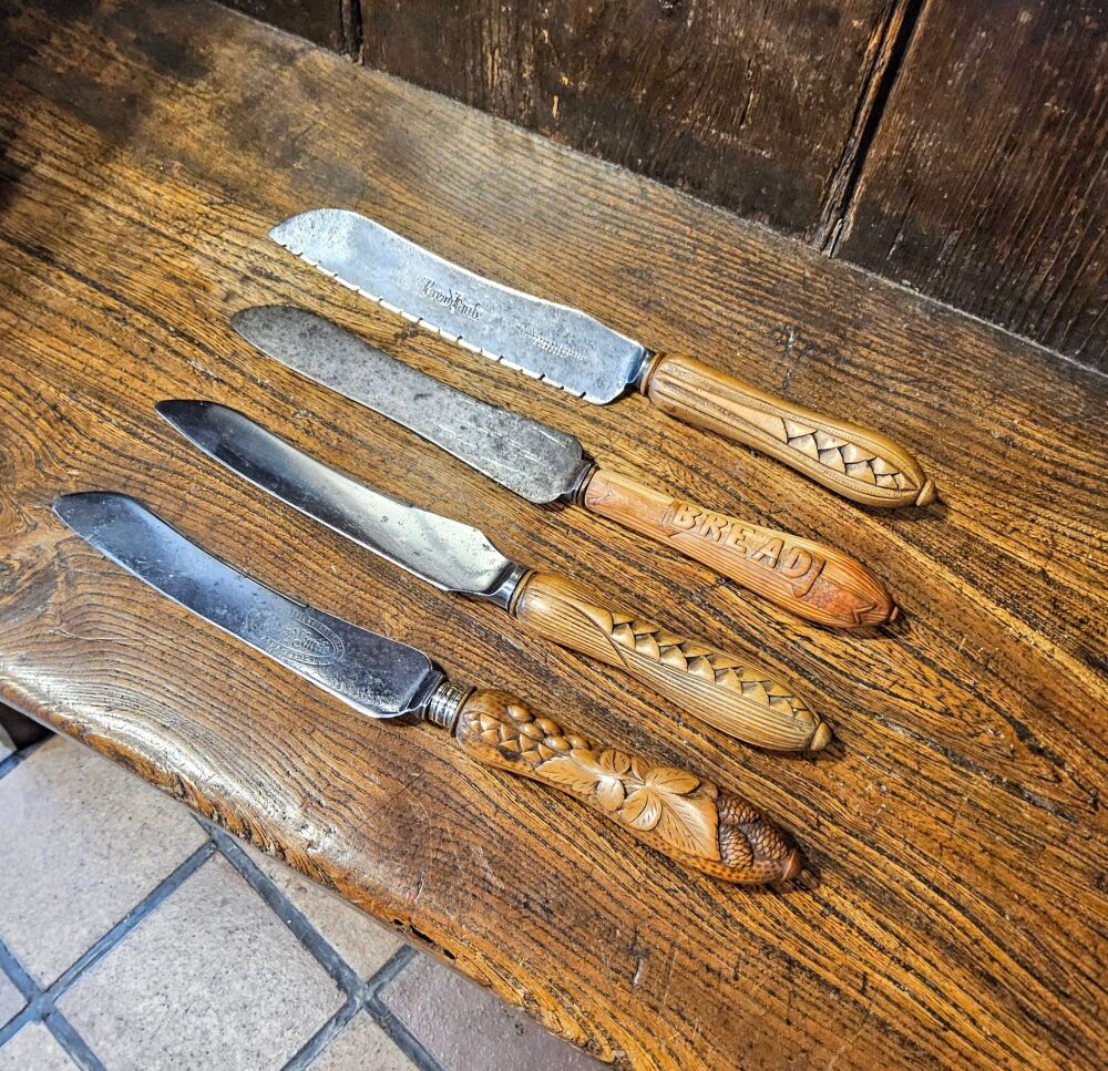 Bread knives