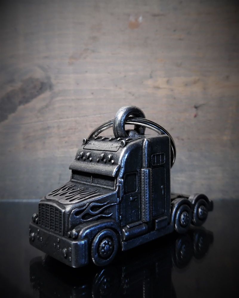 Truck lorry keyring with velvet pouch 