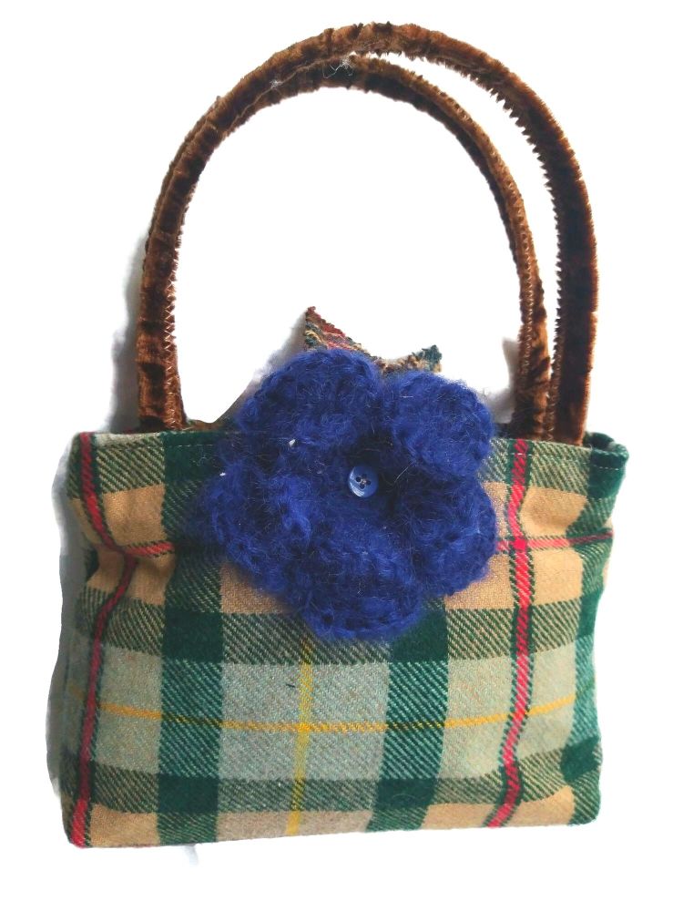 Faith : Harris Tweed small bag with vintage velvet handles and corsage
