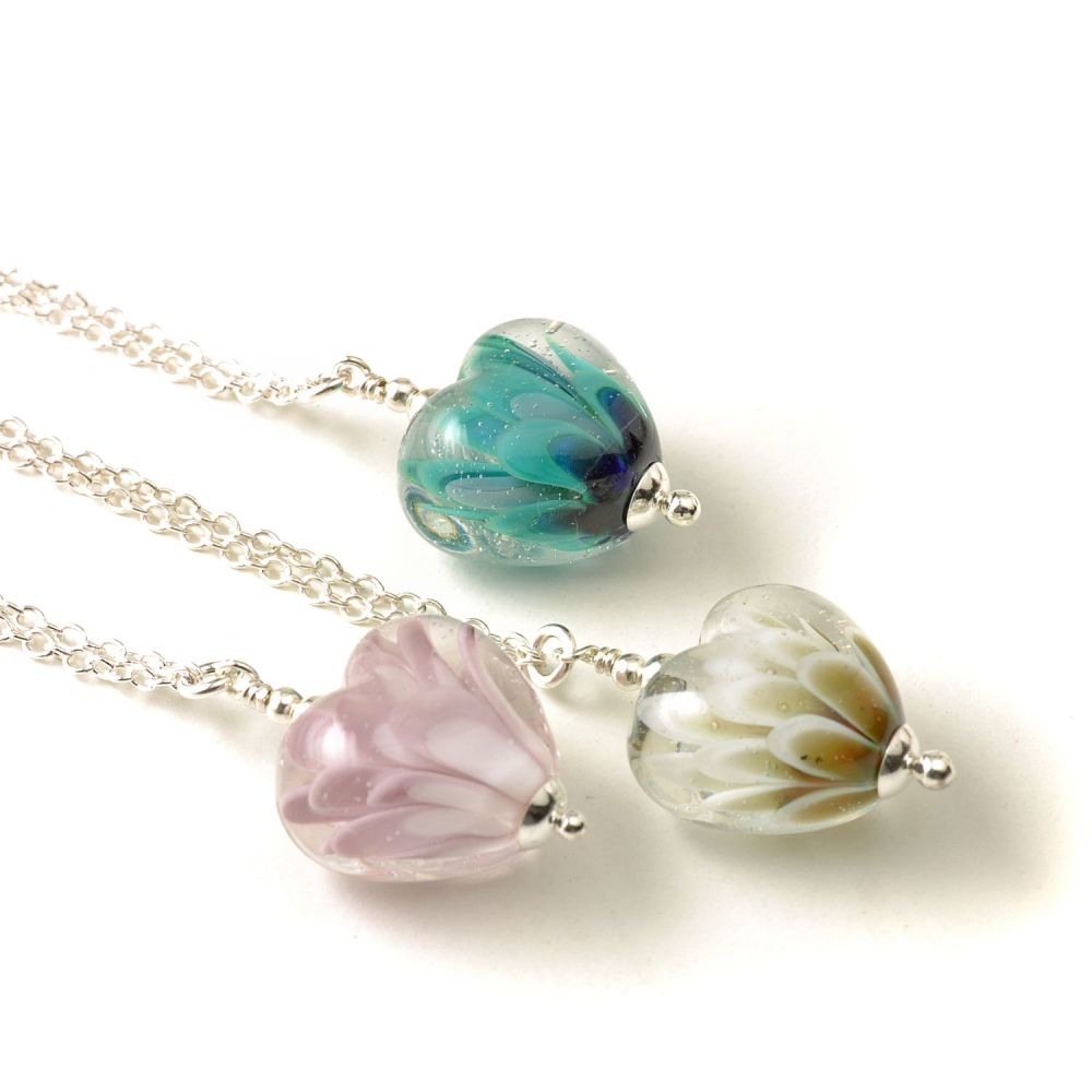 (WS) Petal Collection Mini Heart Necklace