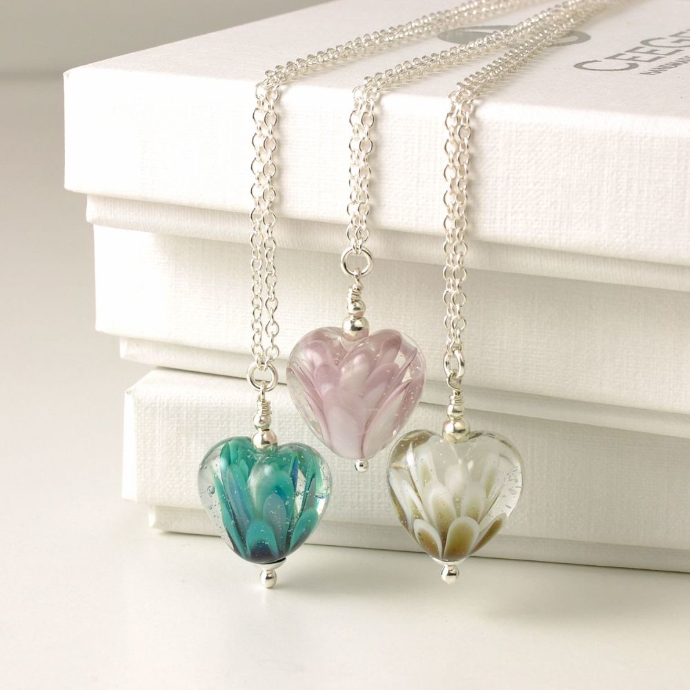 (WS) Petal Collection Mini Heart Necklace