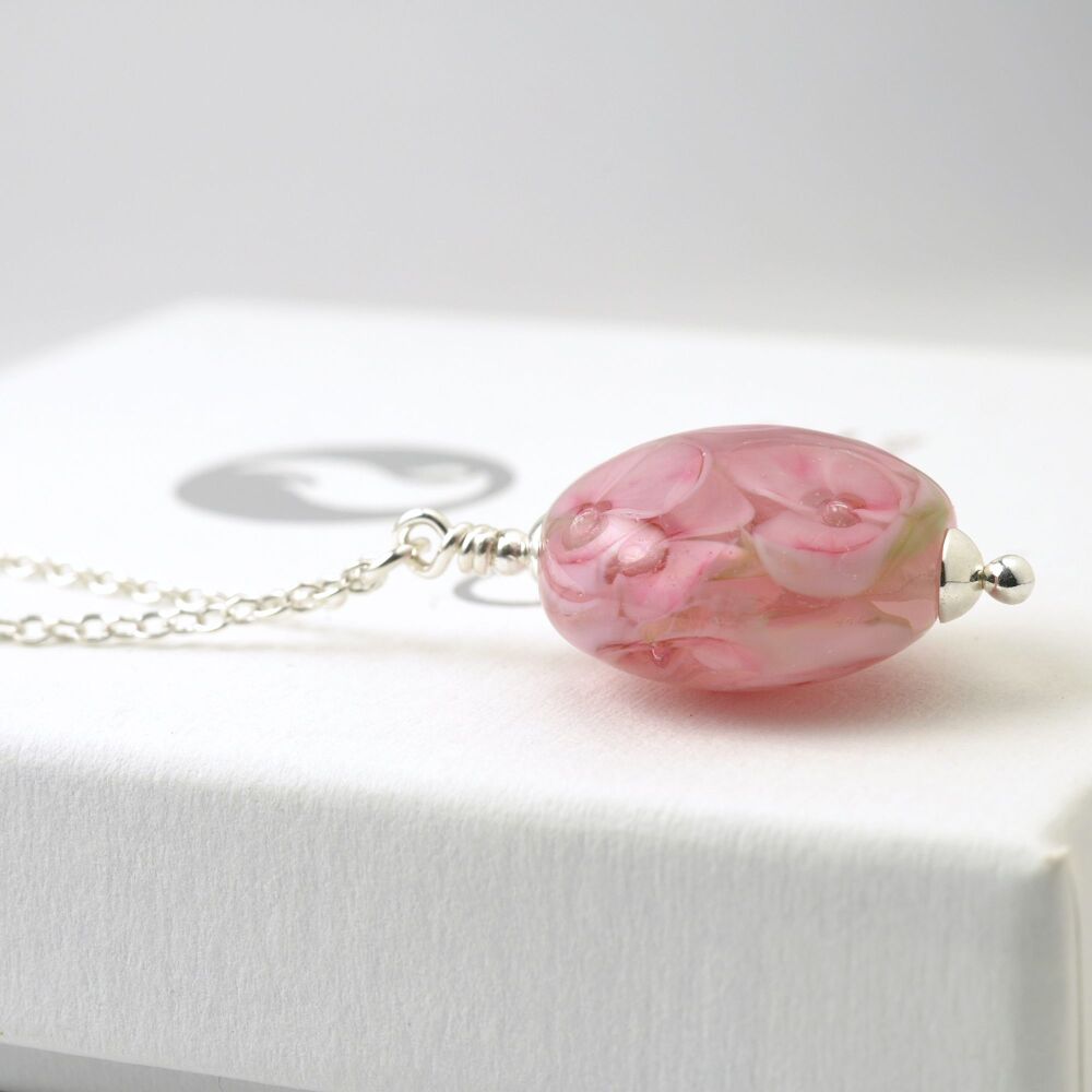 (WS) Pressed Floral Lampwork Glass Necklace