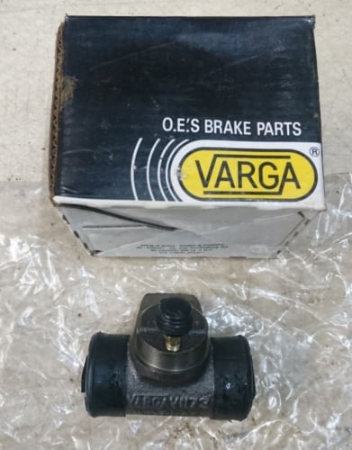 Slave Cylinder - Rear