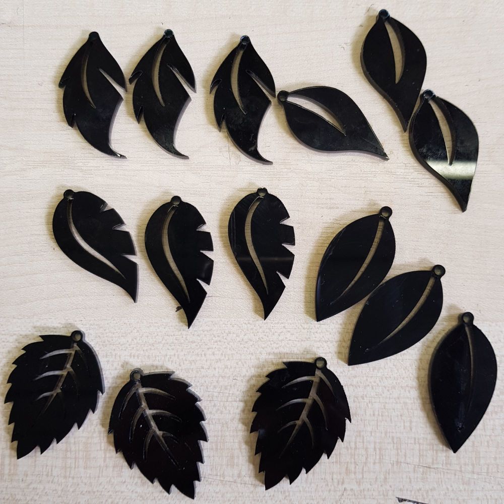 Perspex pendants leaves 