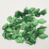 L3 Green transparent leaf/pendant beads