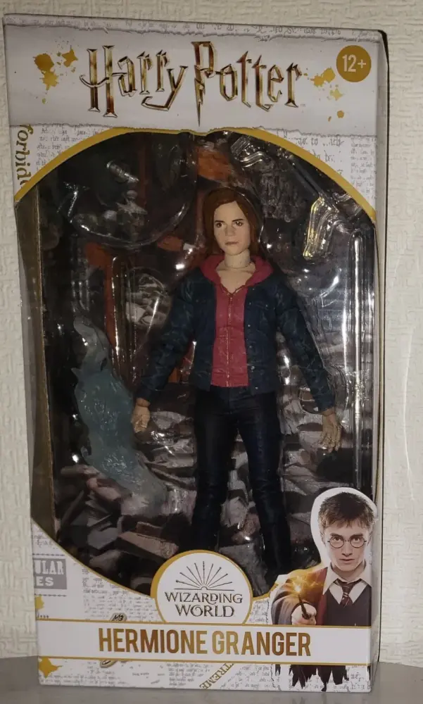Harry Potter  Hermione Granger Deluxe Action Figure  McFarlane Toys