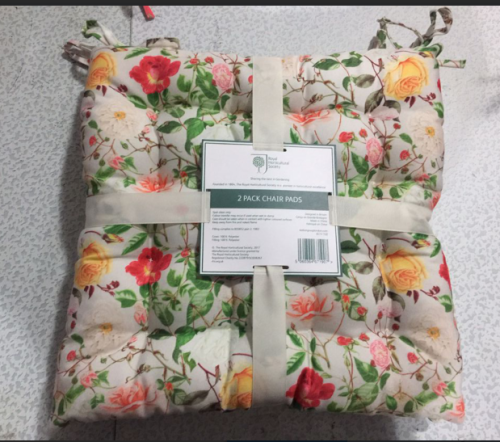 Set of 2 Outdoor Seat Pads - Cream Roses - RHS Royal Horticultural Society