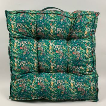  OUTDOOR CUSHIONS