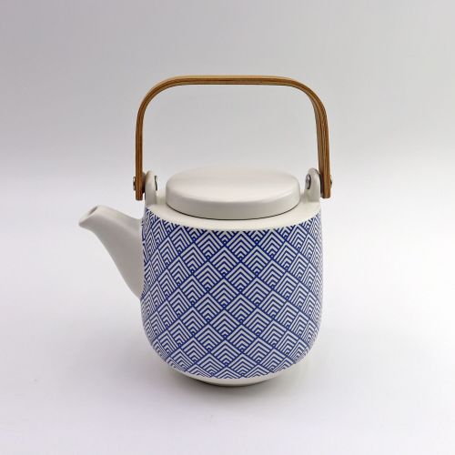 Scandi Triangles 700ml  Teapot