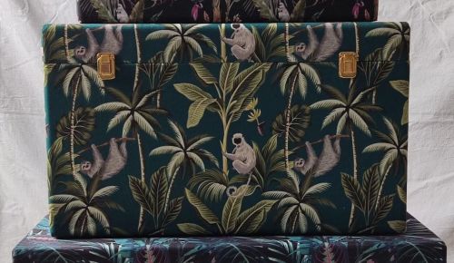 Medium Green Palm Animal Velvet Trunk