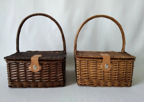 Bottle Carrier with Flap