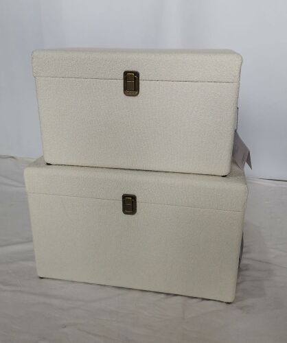 SMALL BOUCLE TRUNK