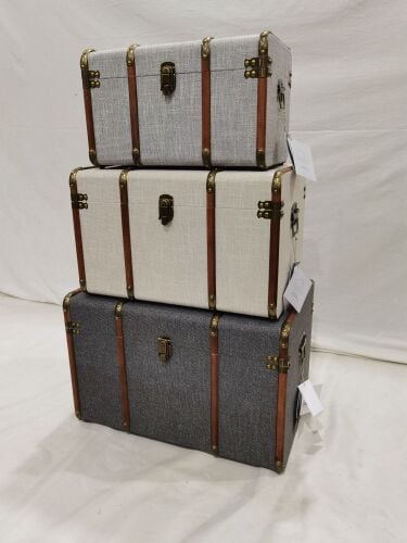 LARGE FLAX STEAMER TRUNK