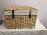 LARGE OTTOMAN HAMPER