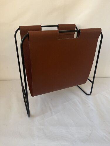 SCANDI HOME MAGAZINE RACK