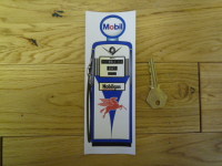 Mobilgas Petrol Pump Bookmark/Little Art. BM145.