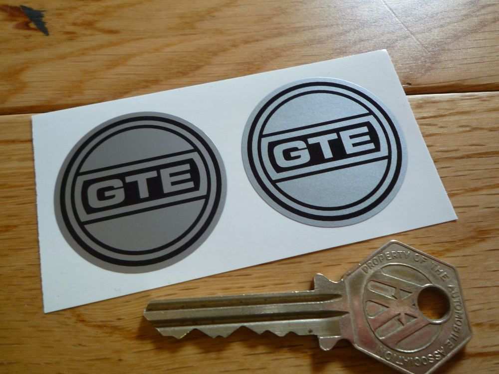 Reliant GTE Wheel Centre Style Stickers - Silver Background - 36mm Pair