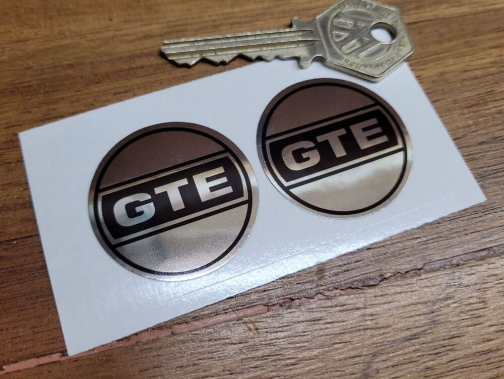 Reliant GTE Wheel Centre Style Stickers - Foil Background - 36mm Pair