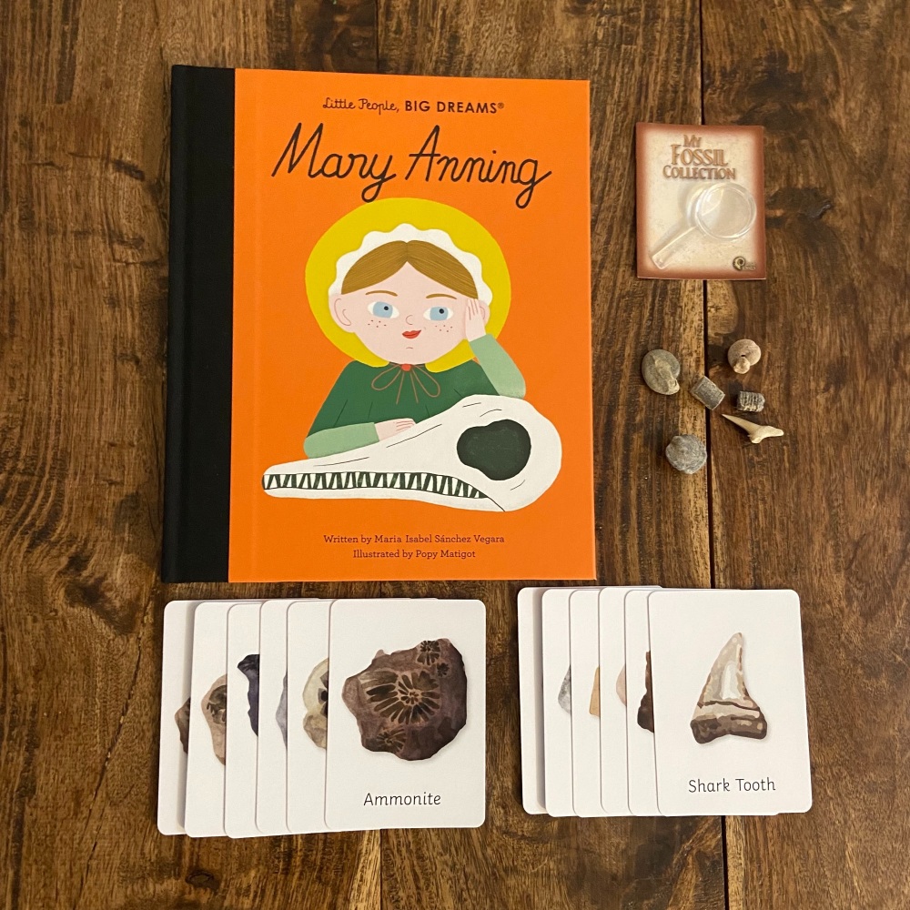 Little People Big Dreams Mary Anning & Fossil Bundle