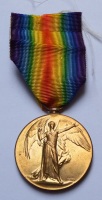 vVictory medal  to 2 LIEUT G.DAVIE served with KORL / wounded in action