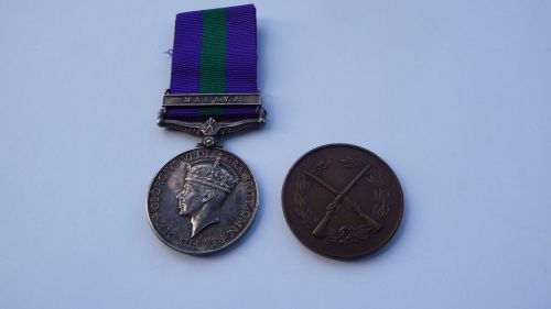GSM  GVI Malaya to 22380989 Pte R H Gilbert Worc R / with shooting medal en