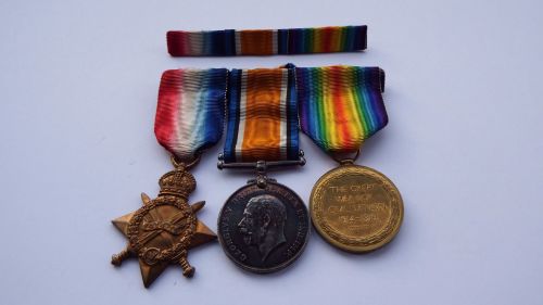 1914/15 Trio to 10247 Pte G Mohun Durh L I / Lived old Elvet Durham / Bugle