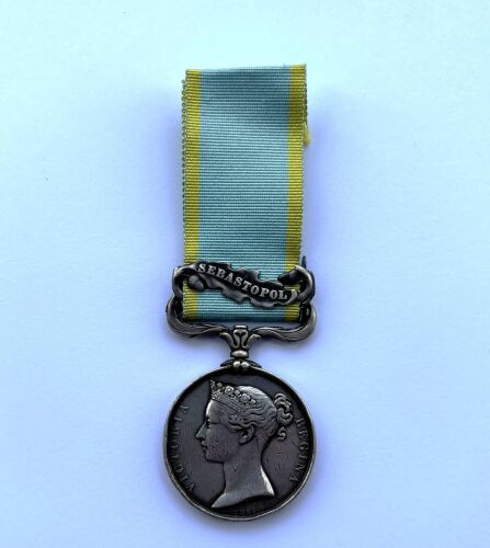 Crimea Medal to Thomas Nisbett  / 10th Hussars