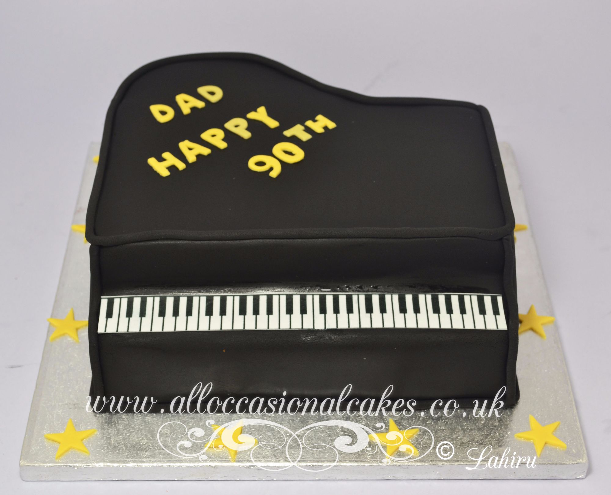 piano birthday cake