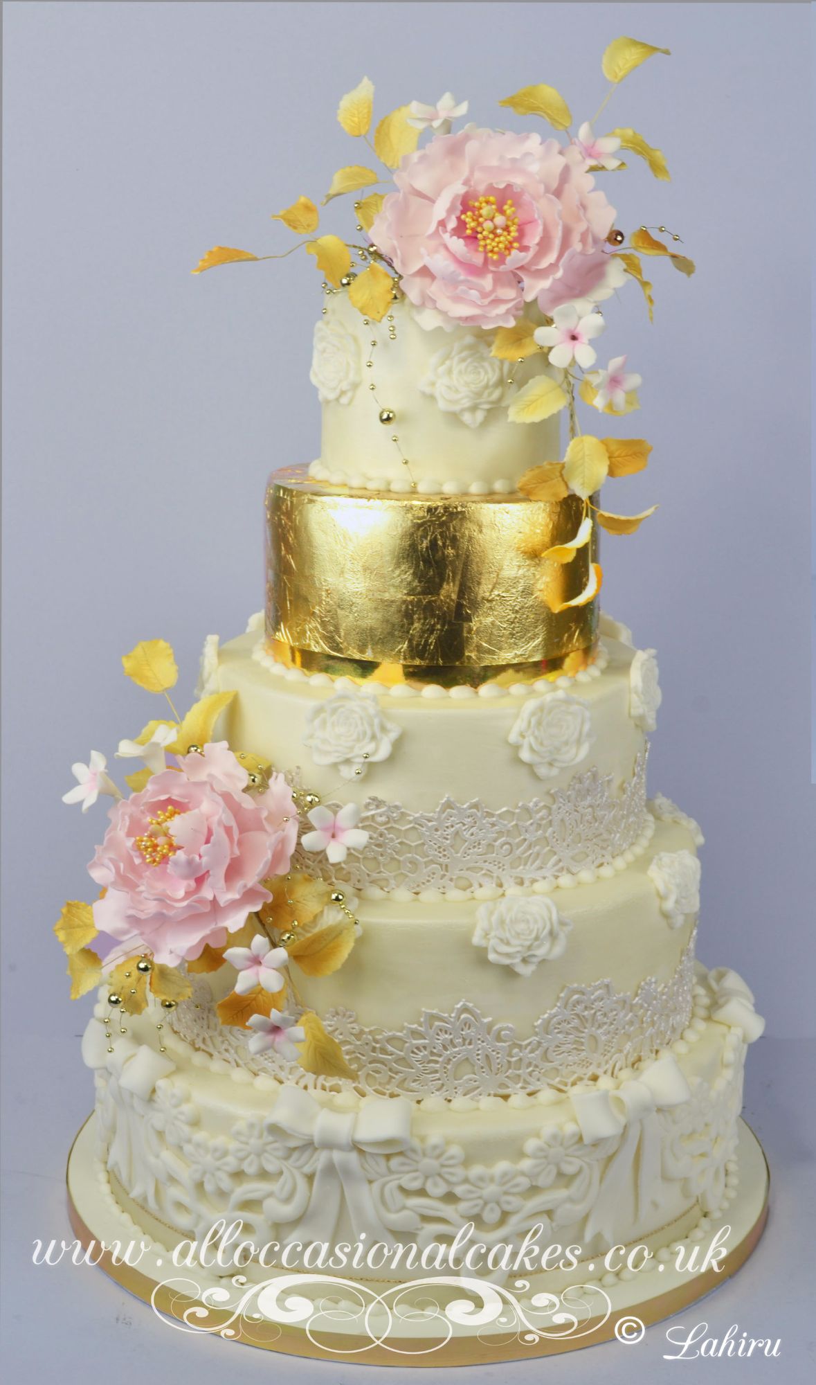 gold leaf wedding cake