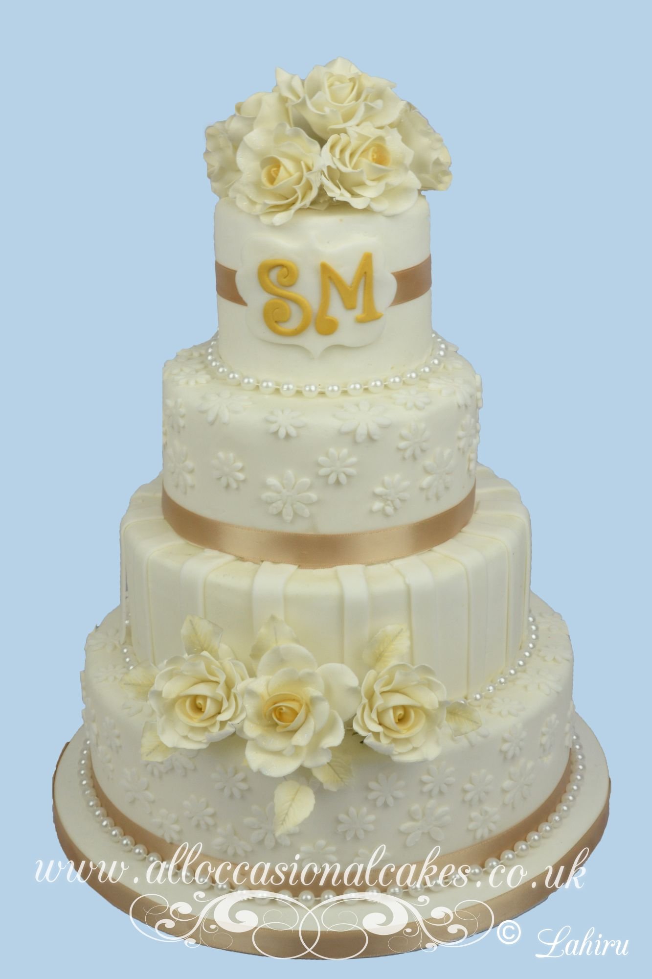 champagne color wedding cake