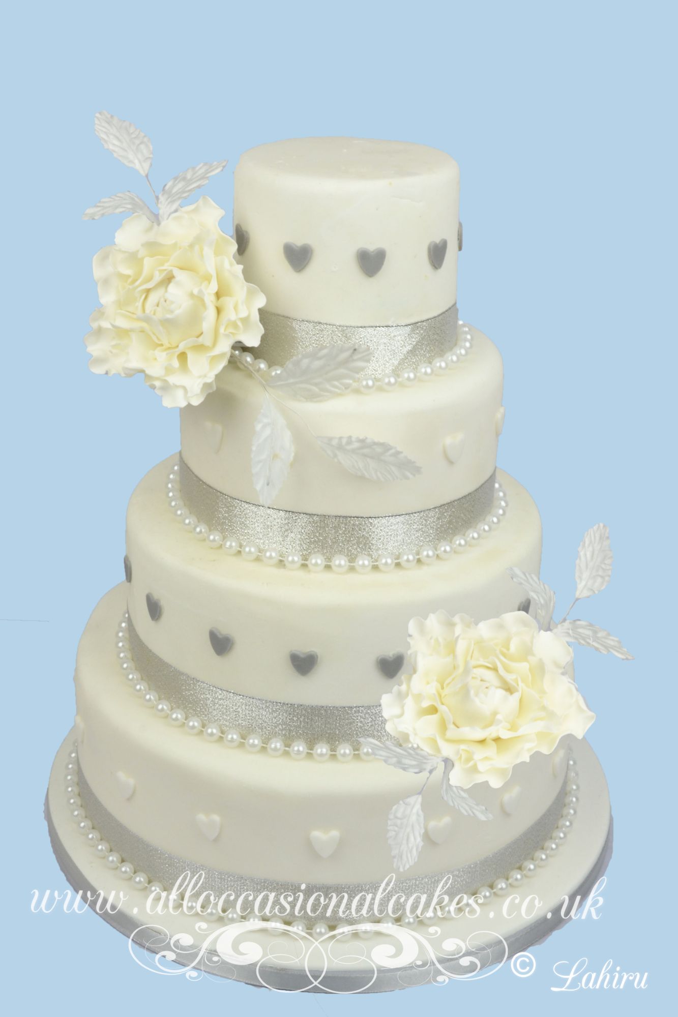 silva and white wedding cake