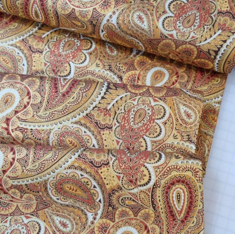 Makower Cotton Fabric Metallic Luxe Paisley Rust