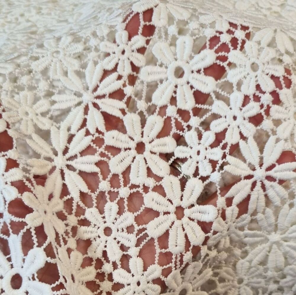 Crochet Lace Fabric Flowers White 5003