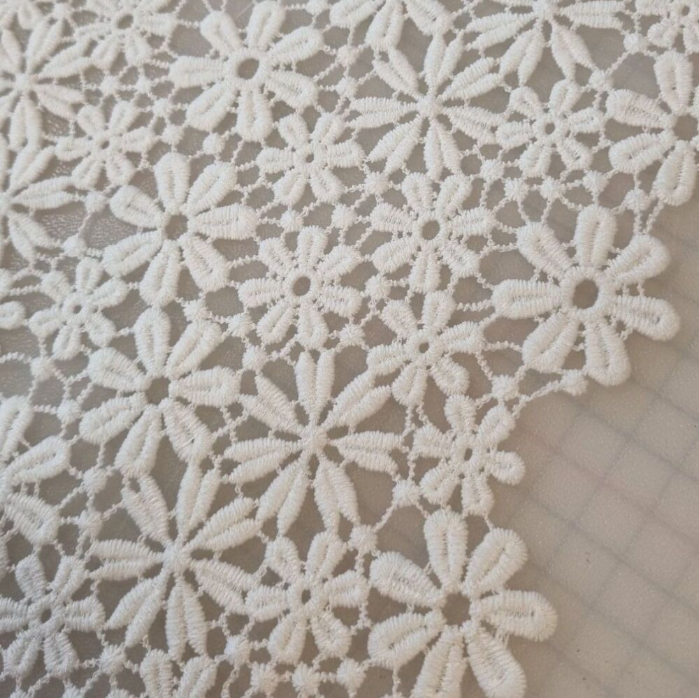 Crochet Lace Fabric Flowers White 5003