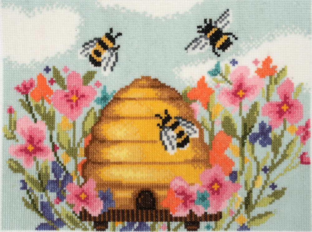 Counted Cross Stitch Kit: Large: Modern Bee